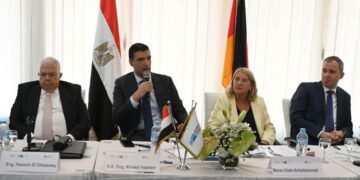 مصر تبحث مع 6 شركات ألمانية توطين تقنيات إزالة الكربون والطاقة النظيفة للصناعة