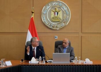 الكهرباء والبترول تبحثان خطة تأمين الطاقة لصيف 2026.. وربط 2200 ميجاوات طاقة متجددة بالشبكة