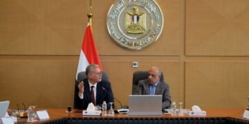 الكهرباء والبترول تبحثان خطة تأمين الطاقة لصيف 2026.. وربط 2200 ميجاوات طاقة متجددة بالشبكة