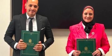 المصرية لنقل الكهرباء توقع عقدًا مع GE Vernova لتحديث منظومة نقل بيانات محطات الشبكة القومية