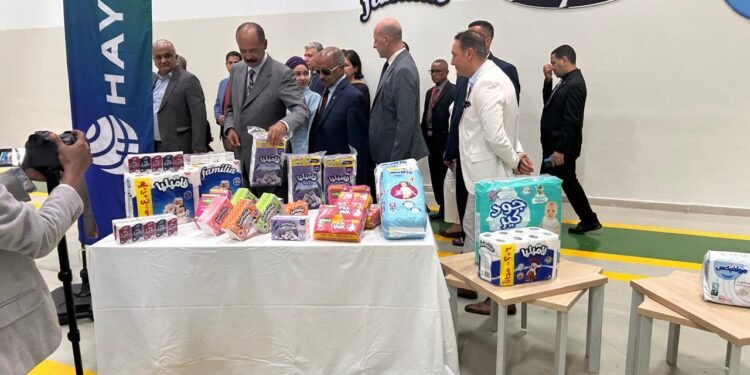 رئيس إريتريا يزور مصنع «حياة» بالعين السخنة ويشيد بقدراته التصنيعية والتصديرية