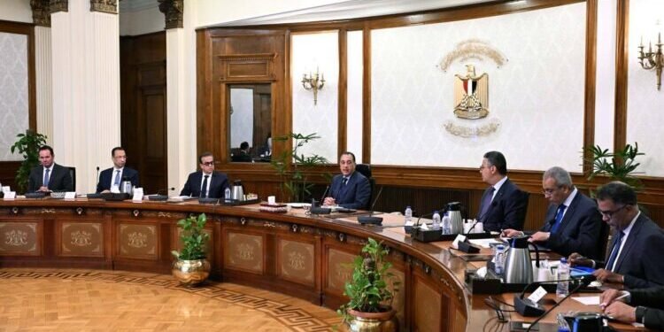 الحكومة تسرّع تعميم منظومة الكارت الموحد لتوحيد خدمات الدعم للمواطنين