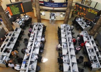تراجع هامشي للمؤشر الرئيسي للبورصة المصرية بمستهل تعاملات الإثنين