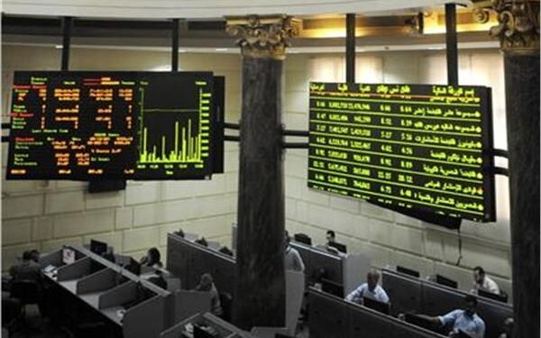 البورصة المصرية تستهل تعاملات الأسبوع بارتفاع جماعي للمؤشرات الرئيسية