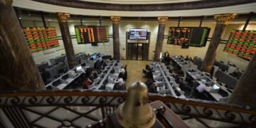 البورصة المصرية تواصل الصعود.. المؤشر الرئيسي يتجاوز 53 ألف نقطة والتداولات تتخطى 5 مليارات جنيه