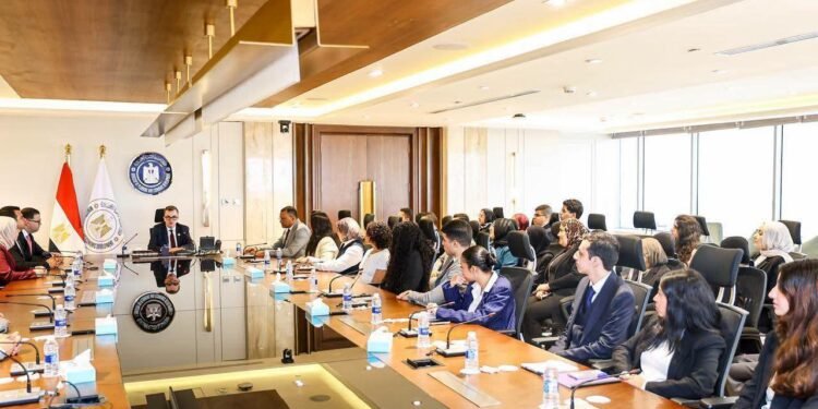 وزير التخطيط يطلق برنامج تدريب شباب الجامعات بوزارة التخطيط والتنمية الاقتصادية