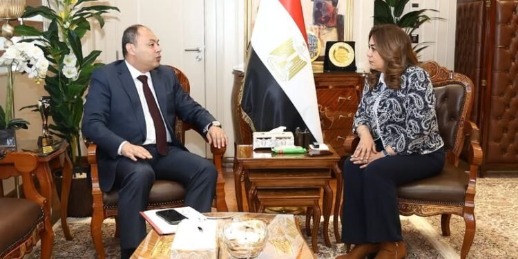 وزيرة التنمية المحلية تتابع مشروعات تنمية الصعيد وتعزيز الاستثمارات وفرص العمل