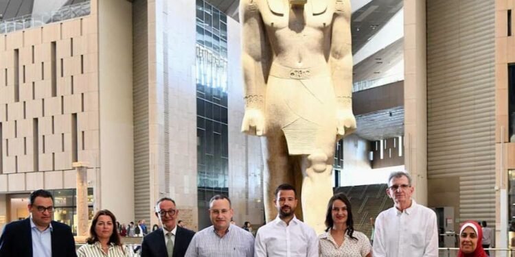رئيس جمهورية الجبل الأسود يزور المتحف المصري الكبير ويشيد بعظمة الحضارة المصرية