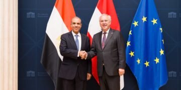 وزير الخارجية يبحث مع رئيس البرلمان النمساوي تعزيز التعاون الثنائي