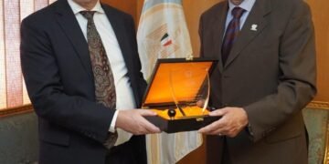 رئيس سلامة الغذاء يبحث تعزيز التعاون مع سفير أستراليا بالقاهرة