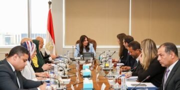 وزيرة الإسكان تبحث مع الوكالة الفرنسية للتنمية تعزيز التعاون في مشروعات مياه الشرب والصرف الصحي