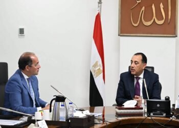 رئيس الوزراء يتابع مع وزير المالية ملفات التسهيلات الضريبية والموازنة والاستثمار