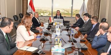 وزير التموين يبحث مع «أورانج مصر» تنفيذ مشروع «كاري أون» لتطوير المنافذ بالتحول الرقمي