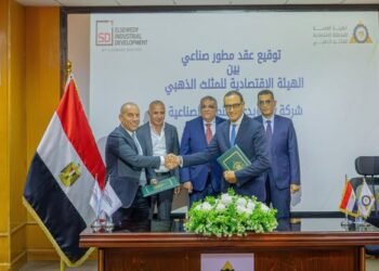 المثلث الذهبي يوقع أول عقد مطور صناعي مع السويدي لتنمية 6 ملايين متر مربع في سفاجا