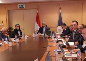 وزير السياحة يستعرض خطة الترويج لمصر ويؤكد: التكنولوجيا و«Vibes of Egypt» تقودان نمو الحركة السياحية
