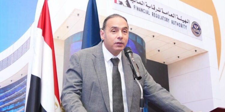الدكتور إسلام عزام