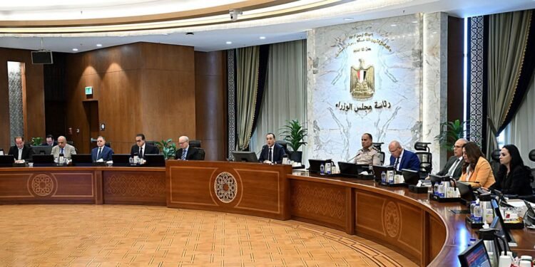 مجلس الوزراء يمنح الرخصة الذهبية لمشروعين لتصنيع بطاريات تخزين الطاقة باستثمارات 800 مليون دولار