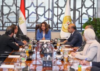 الحكومة تدرس إنشاء منظومة وطنية لإدارة المخلفات الدوائية لتعزيز الاقتصاد الدائري وحماية البيئة