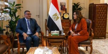 منال عوض: الإسراع بتنفيذ مشروعات التنمية المستدامة وتحسين منظومة المخلفات في قنا