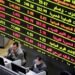 البورصة المصرية تغلق على تباين.. تراجع المؤشر الرئيسي بضغط أسهم CIB وطلعت مصطفى