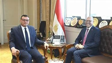وزيرة الإسكان ووزير العمل يبحثان تأهيل العمالة الفنية لدعم المشروعات القومية