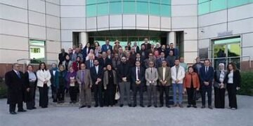 وزير الاتصالات يجدد لجنة حماية المستخدمين