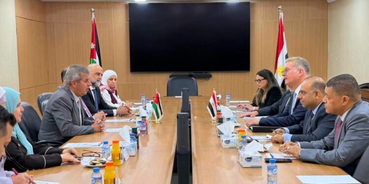وزير البترول يبحث مع الأردن تعزيز التعاون في الطاقة والتعدين