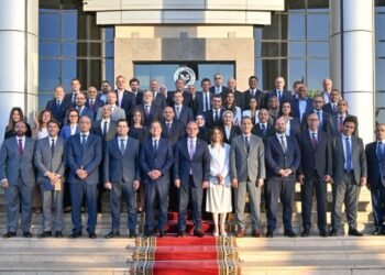 وزير الاستثمار يبحث مع السفير الفرنسي و22 شركة فرنسية خططهم التوسعية وسبل زيادة الاستثمارات