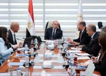 وزير الاستثمار يبحث مع أمازون مصر خطط التوسع والاستثمار وتعزيز تنافسية بيئة الأعمال