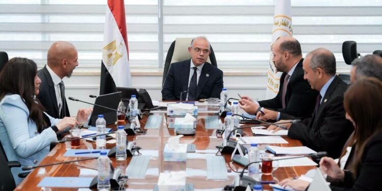 وزير الاستثمار يبحث مع أمازون مصر خطط التوسع والاستثمار وتعزيز تنافسية بيئة الأعمال