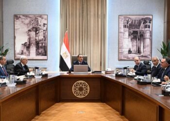 رئيس الوزراء يستعرض جهود تحفيز بيئة الاستثمار بمنطقة شبه جزيرة سيناء