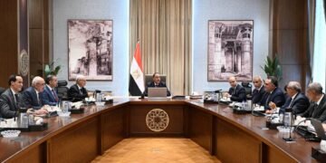 رئيس الوزراء يستعرض جهود تحفيز بيئة الاستثمار بمنطقة شبه جزيرة سيناء