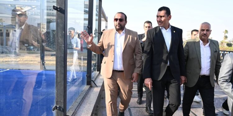 وزير الشباب والرياضة يتفقد أعمال تطوير نادى الصحفيين
