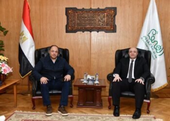رئيس هيئة تنمية الصعيد يبحث مع محافظ الفيوم سبل التعاون المشترك