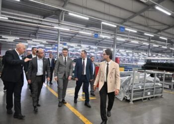وزير الاستثمار يتفقد مصنع “جيد تكستايل” للملابس الجاهزة باستثمارات تبلغ 110 ملايين دولار