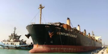 ميناء السخنة يستقبل السفينة CENTURY EAGLE
