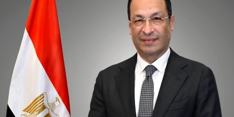 وزير الاتصالات يتوجه إلي سويسرا للمشاركة في اسبوع جينيف الرقمي