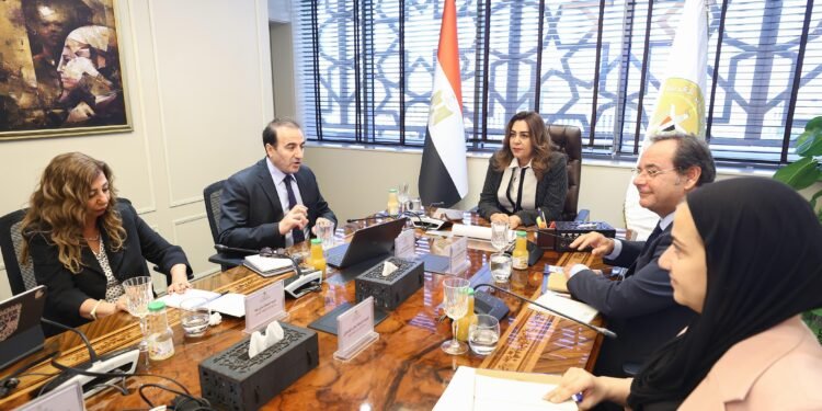 مصر تبحث إنشاء صندوق لحماية الشعاب المرجانية ودعم الاستدامة بالبحر الأحمر