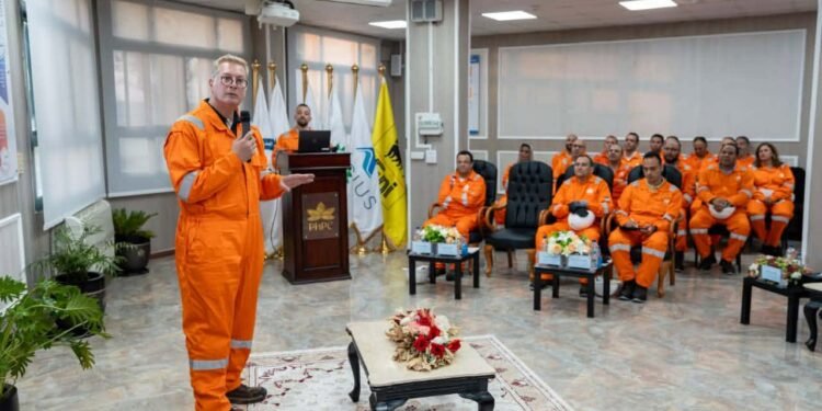 وزير البترول يوجه بتعجيل ربط حقل «هارمتان» بتسهيلات الإنتاج