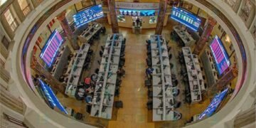 البورصة المصرية تربح 85 مليار جنيه في أولى جلسات أغسطس ورأس المال السوقي يتجاوز 4 تريليونات جنيه