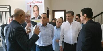 مجمع واحد لخدمة المزارعين والحيوانات.. مدبولي يتفقد مشروعات «حياة كريمة» بالغربية
