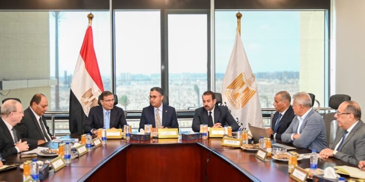 اجتماع بين التموين والزراعة وجهاز مستقبل مصر لمتابعة تأسيس شركة لإدارة “كاري أون”