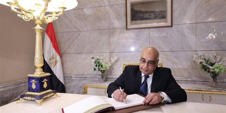 وزير العدل: افتتاح 11 فرعًا للتوثيق المتميز داخل مقار بنكي مصر والأهلي
