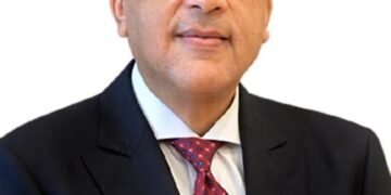 رئيس الوزراء يستعرض مقترح إنشاء مجمع حكومي للخدمات الذكية على مساحة 128 فدانًا بمطروح