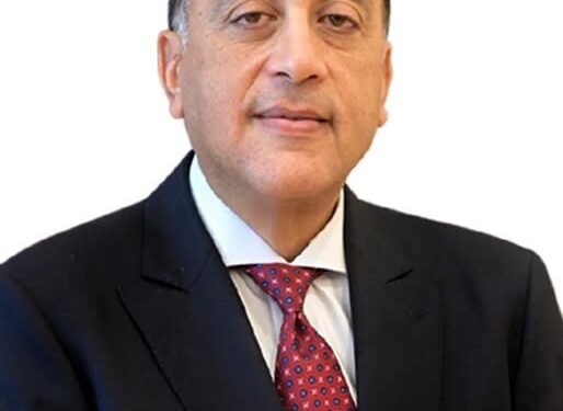 رئيس الوزراء يستعرض مقترح إنشاء مجمع حكومي للخدمات الذكية على مساحة 128 فدانًا بمطروح
