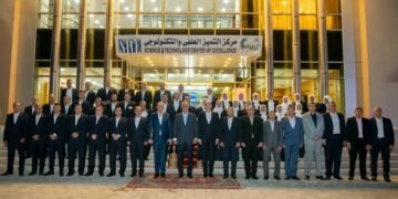 وزير الإنتاج الحربي يتابع المشروعات البحثية بمركز التميز العلمي والتكنولوجي