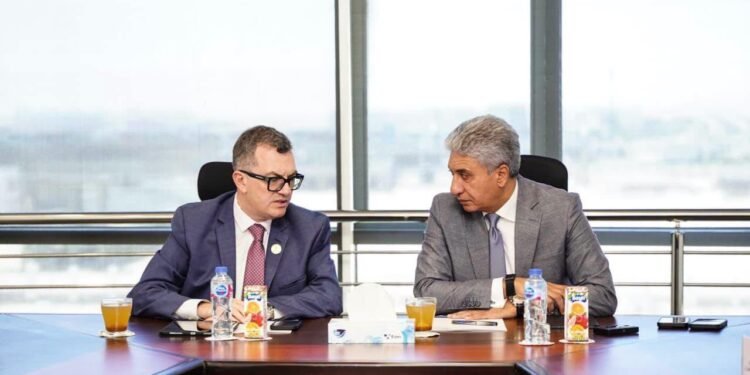 وزيرا السياحة والتخطيط يبحثان تعزيز مساهمة القطاع السياحي في الاقتصاد المصري
