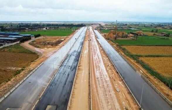 وزيرة الإسكان تتابع تنفيذ مشروعات طرق وكباري بالإسكندرية وكفر الشيخ