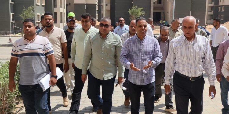 وزيرة الإسكان تتابع تنفيذ مشروعات «سكن لكل المصريين» في 3 مدن جديدة