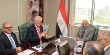 وزير الكهرباء يتابع مشروعًا متكاملًا للطاقة المتجددة في سيناء بقدرة 3100 ميجاوات
